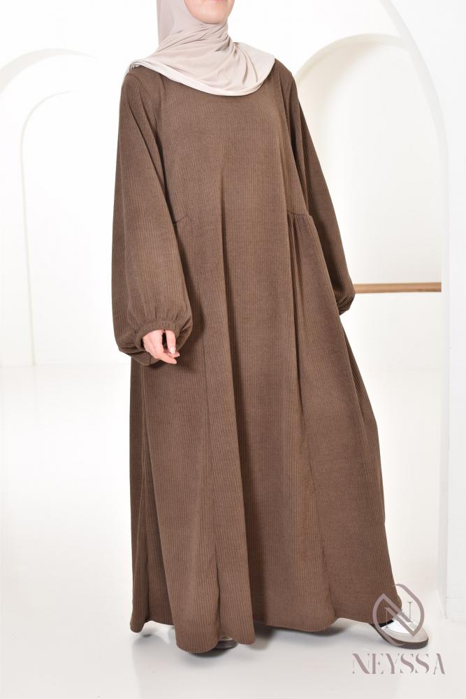 Umm Khadijâa Flared abaya with puffed sleeves