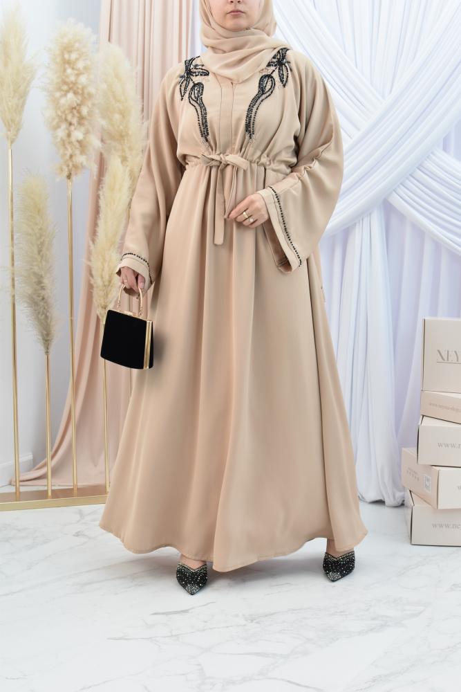 Abaya Dubai ausgestellt muslimische Frau