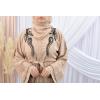 Abaya Dubai ausgestellt muslimische Frau
