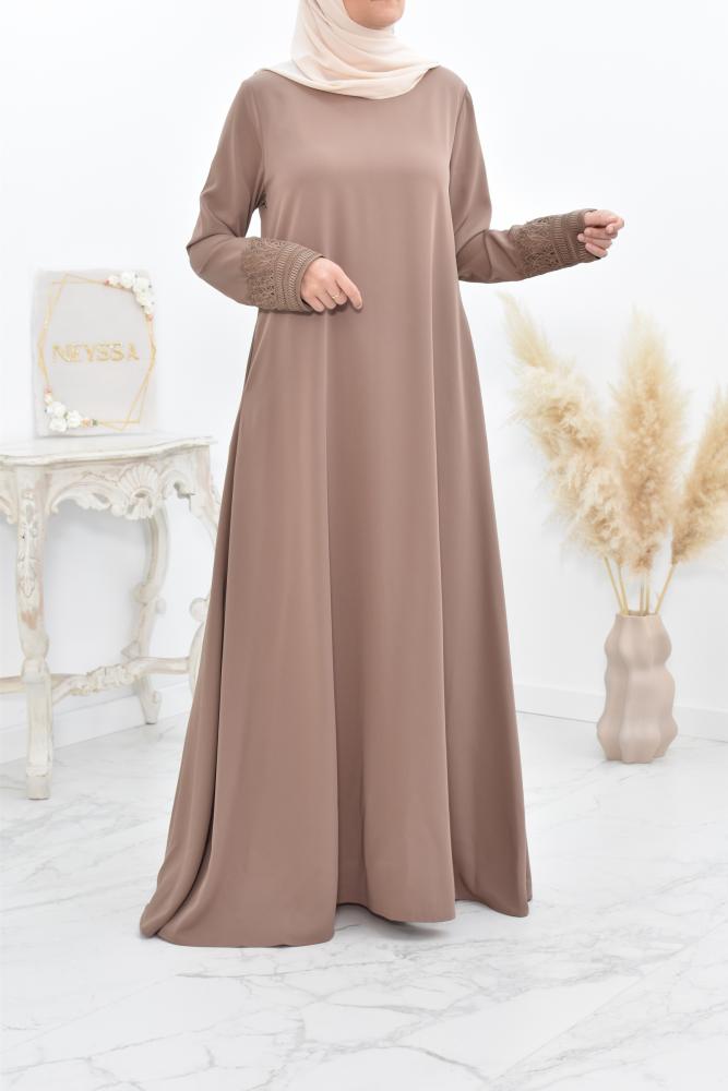 Abaya longue évasée moderne hijab